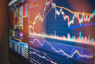10 Prop Firm Trading Mistakes & AI Solutions Explained
